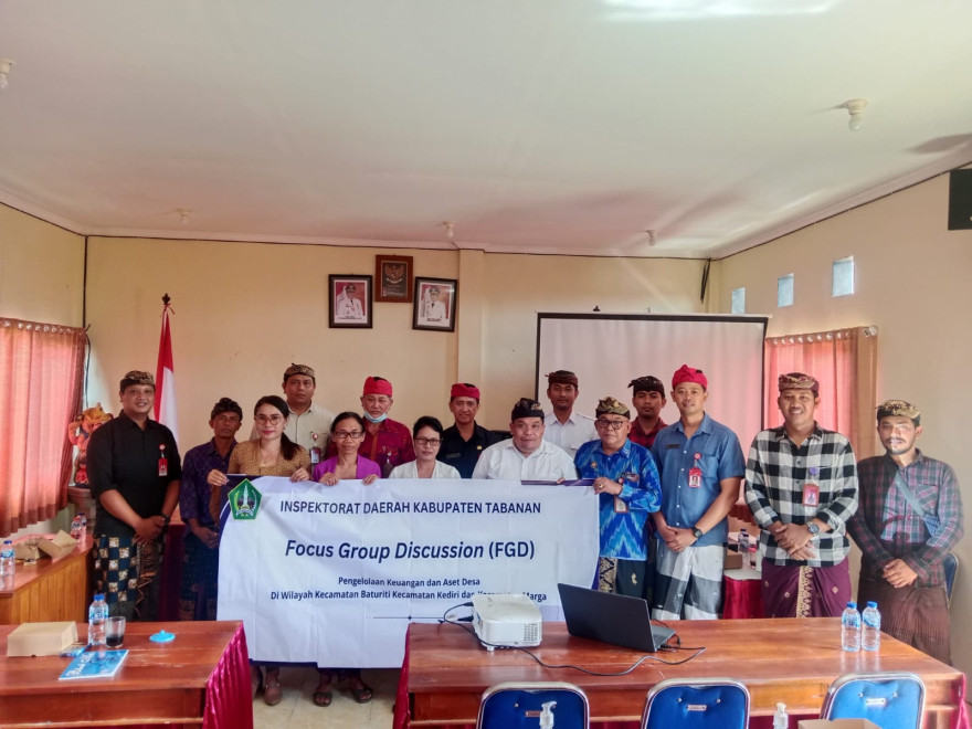 PERBEKEL DESA PEREAN DAN TIM DARI INSPEKTORAT KAB.TABANAN MELAKSANAKAN (FGD) FOCUS GROUP DISCUSSION